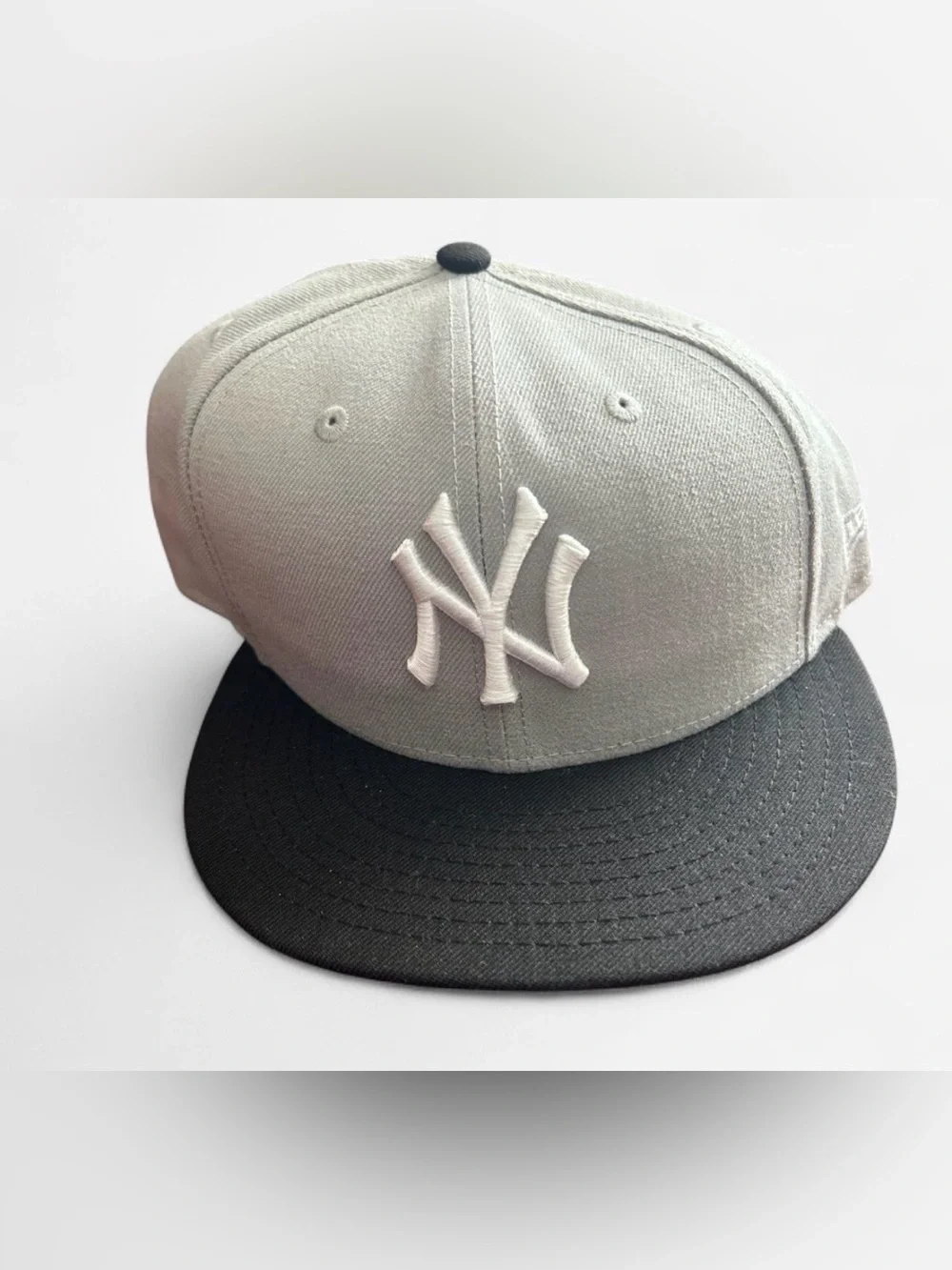New Era New York Yankees Gray & Black Fitted Cap 7 5/8